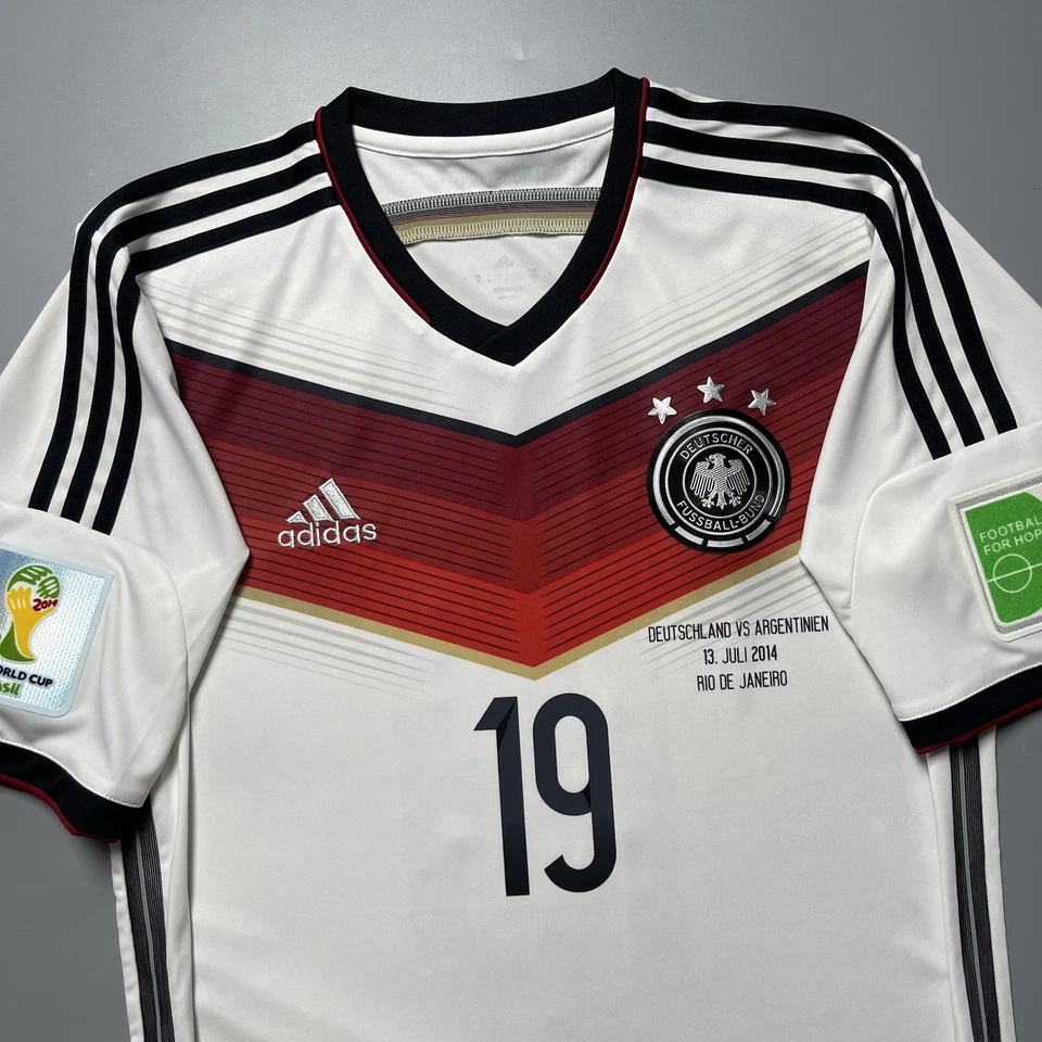 GERMANY ADIDAS 2014 WORLD CUP FOOTBALL HOME JERSEY #19 GOTZE SIZE “M” G87445 - Image 4 of 4