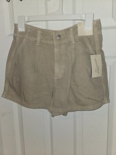 Universal Thread Women's Beige Chino Shorts Size 2 High Rise Pockets