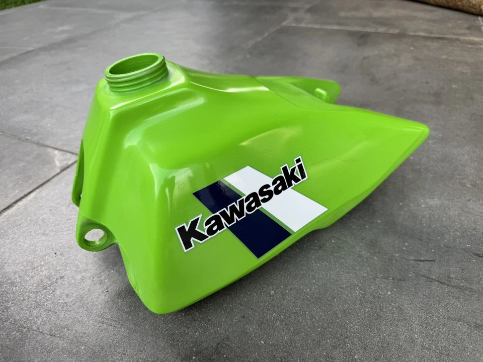 Kawasaki 1983 1984 1985 KX80 OEM usado tanque de combustible/tanque de gasolina/tanque de gasolina Foto 2 de 4