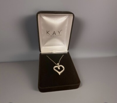 Kay Jewelers Silber Halskette mit drei Diamanten Herz 925 Silber.