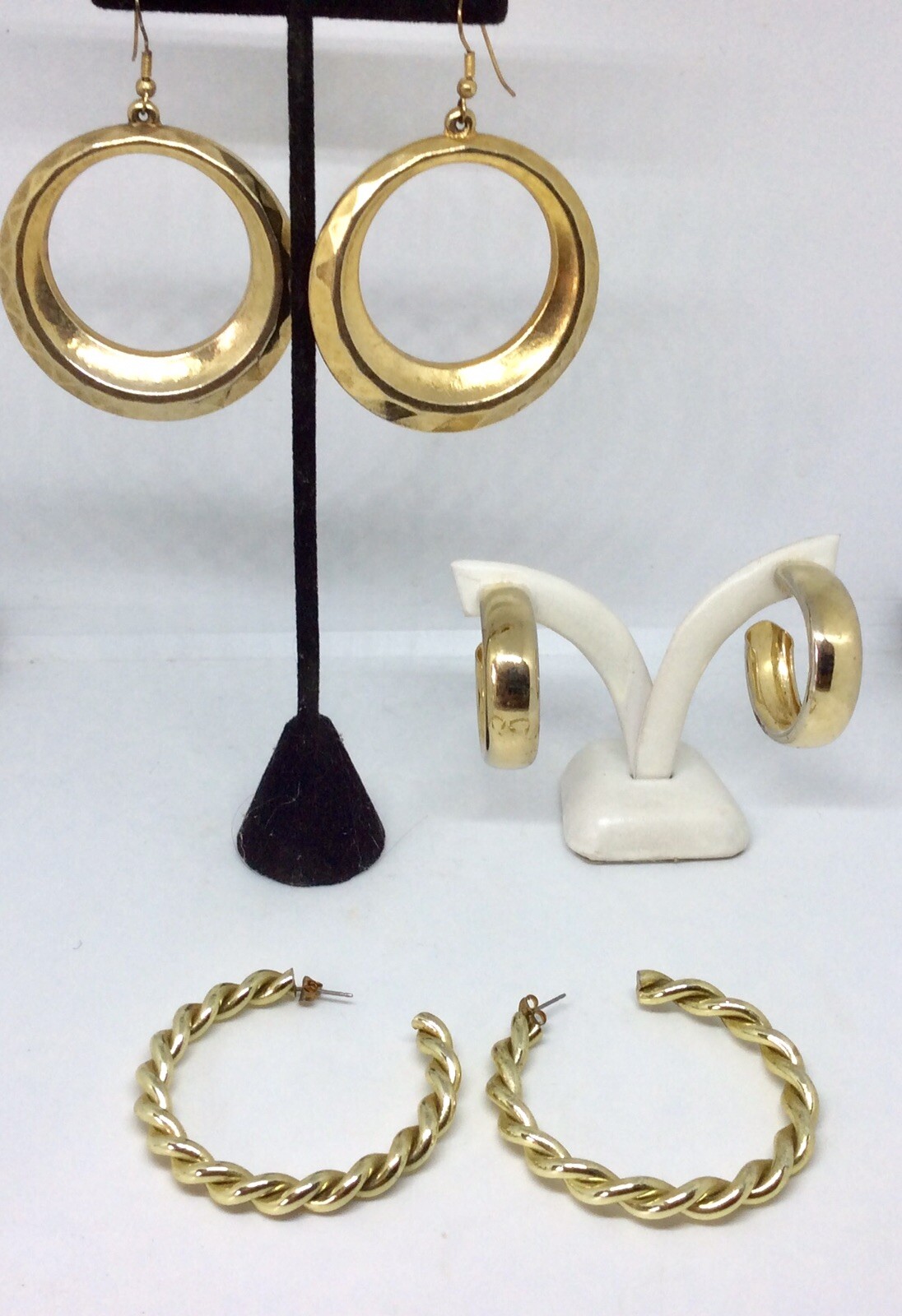 3-Pack Vintage Gold Hoop Earrings for Women-image