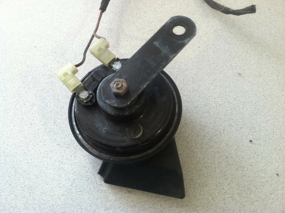 1997 - 2000 MERCEDES-BENZ C230 C280 W202 ~ HORN 500HZ ~ 原始设备制造商 — 第 3/4 张图片