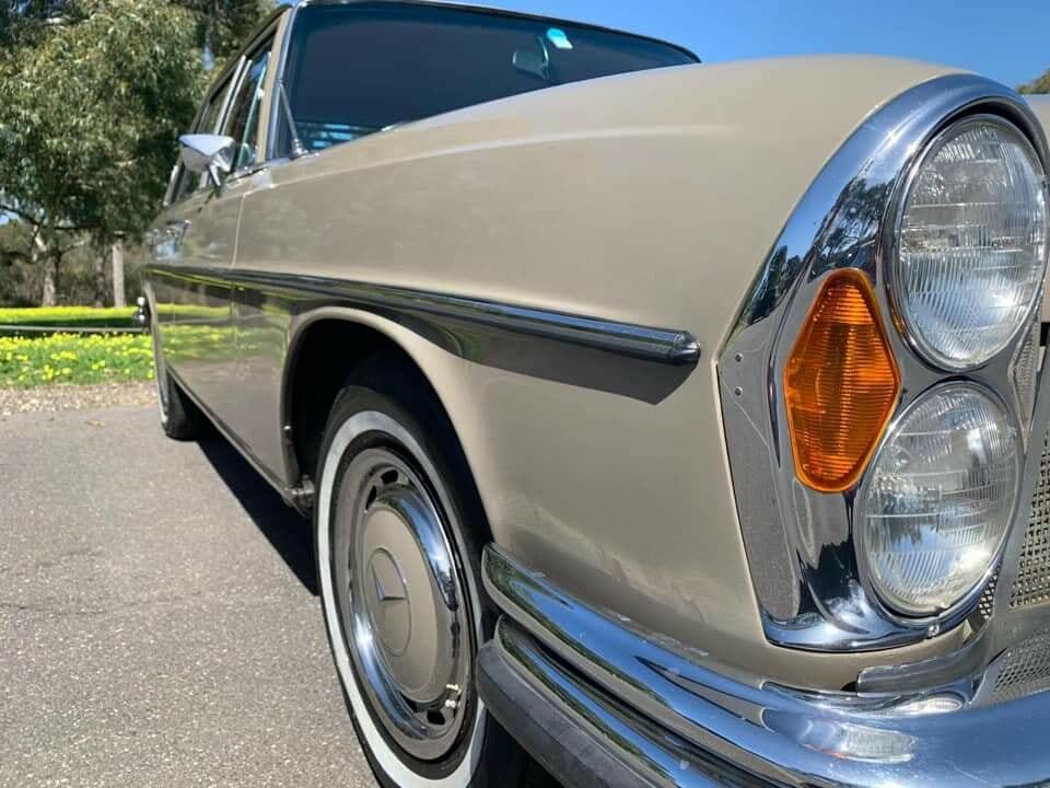Classic Mercedes-Benz W108 純正フロントガラス
