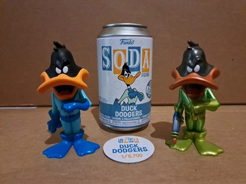 2020 Duck Dodgers Funko Soda Common Vinyl Figure 1/6700 + Loose Chase Figure