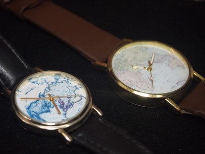 World Map Watch Gold Tone Womens Large Round Face  NEW BATT
