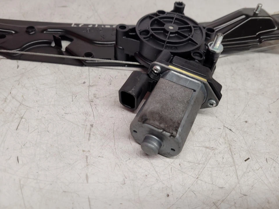 FORD KA EDGE MK2 2015 FRONT LEFT WINDOW REGULATOR + MOTOR PASSENGER SIDE  - Image 2 of 4