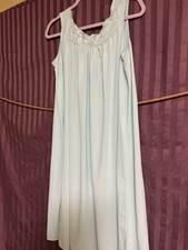 VINTAGE MISS ELAINE PALE AQUA APPLIQU  FLOWERS NIGHTGOWN SZ. S