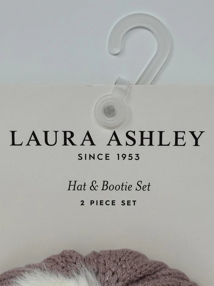 Conjunto de chapéu e botinha Laura Ashley 2 peças fio macio lavanda esfumaçada roxo 0-6 meses - Imagem 3 de 4