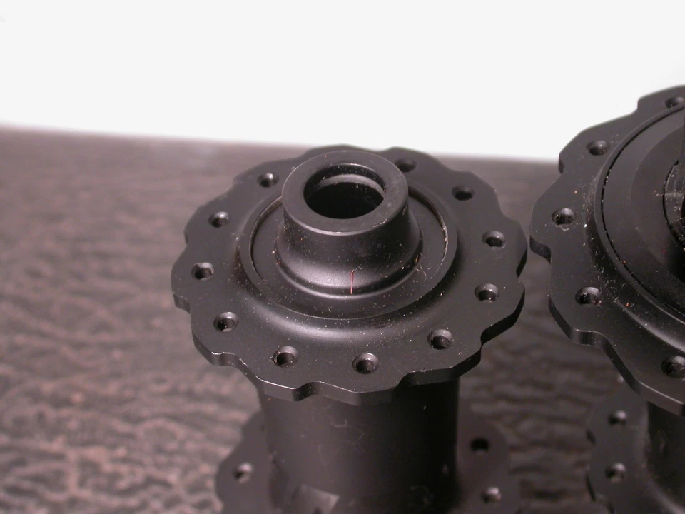 Zipp Sram Cognition Hub Bike Axle Front and Back Set VERY CLEAN - Image 4 of 4