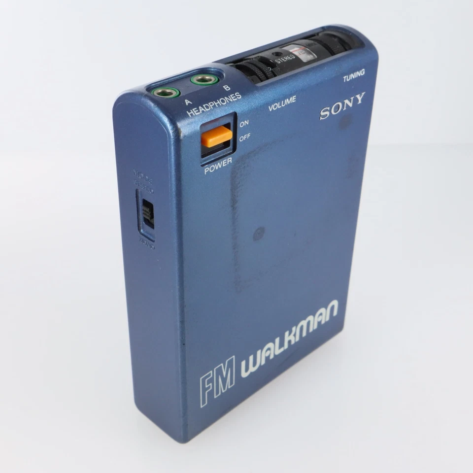 Primer modelo SONY FM WALKMAN SRF-40 FM 1980 funciona FM:76-90MHz de Japón Foto 3 de 4