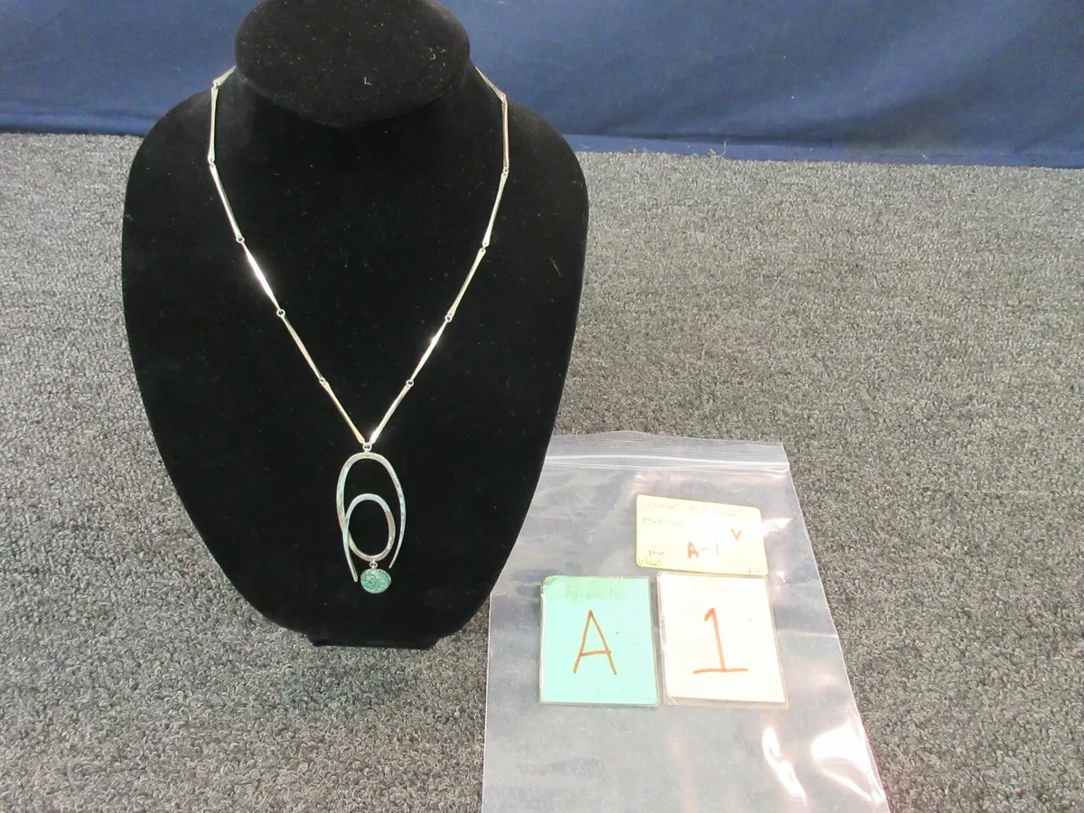 Loomar Ladies Pendant Chain Necklace 925 Silver Green Flat Jewelry Loop Fashion