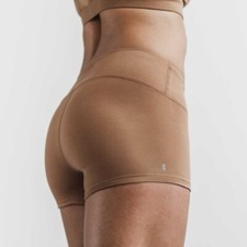 NWT NOBULL Women's Matte Short 2" - Small - Toffee Brown