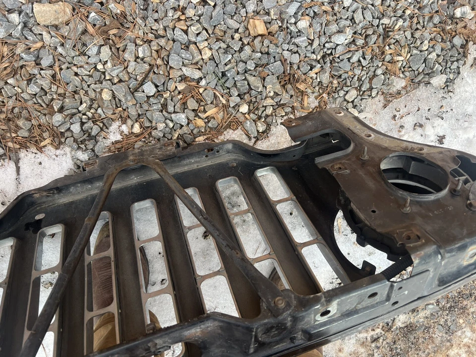 Jeep TJ Wrangler OEM Front Grille Shell PJC Light Khaki 1998-2006 149637 - Image 4 of 4