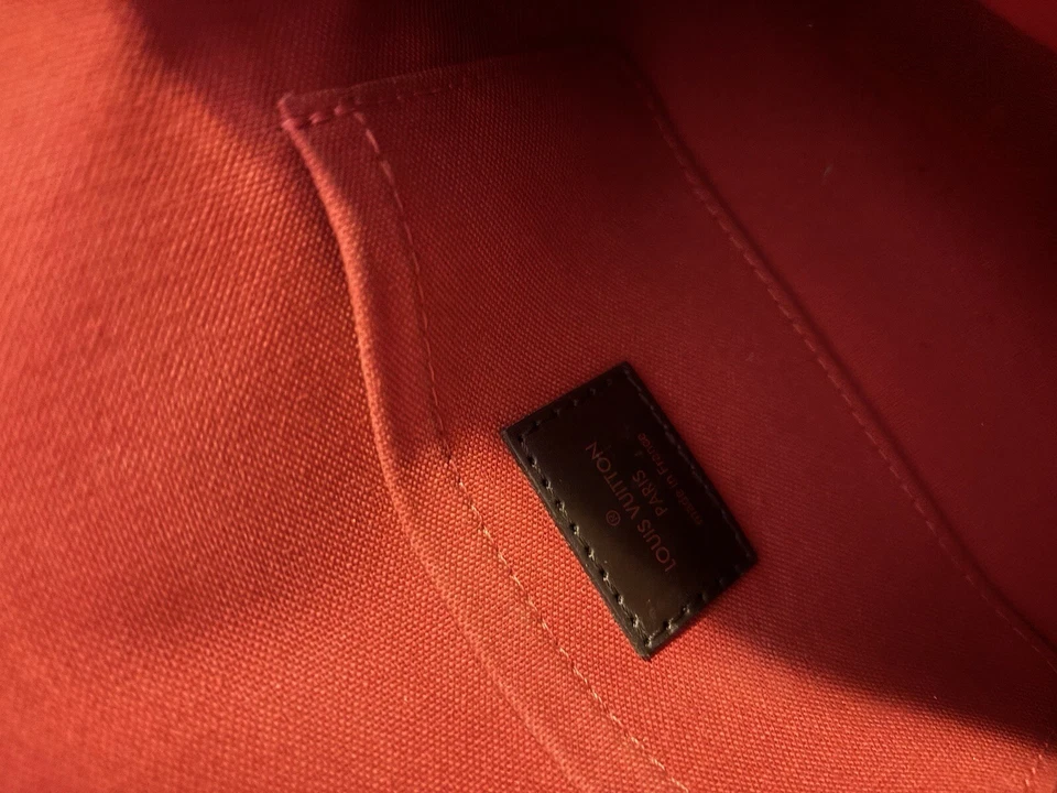 Authentic Louis Vuitton Favorite MM Damier Ebene Crossbody Clutch Purse Handbag - Image 4 of 4