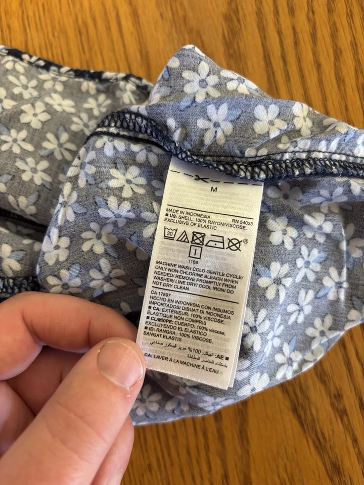 Old Navy Sundress Sz M Cami Blue Floral Smocked Dress Cottagecore Tiered - Image 4 of 4