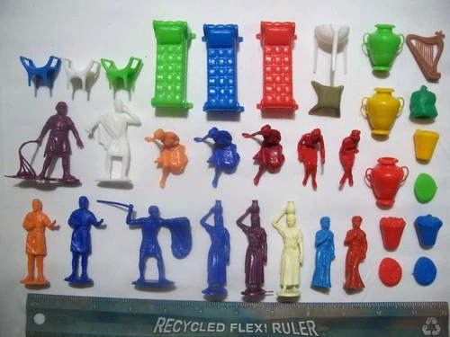 33 RARE BEN HUR ROMANS WOMEN FEMALES BEDS CHAIRS 1/32 54MM 60MM PLASTIC PLAYSET