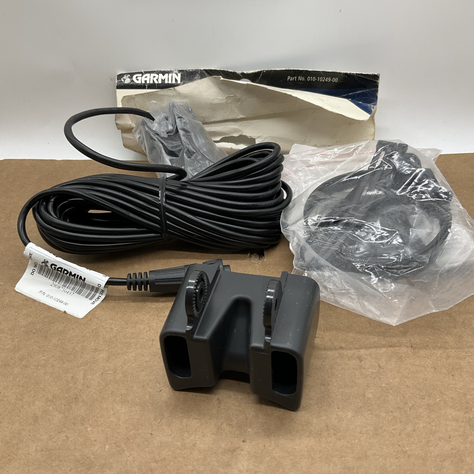 NEW Garmin Transom / Trolling Mount 80/200KHz Dual Beam Tran