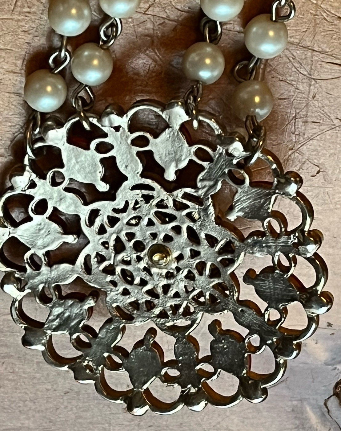Vintage Carolee Signed Faux Pearl Gemstone Filigree Medallion Necklace 20” RARE image 9