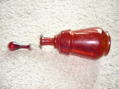 DECANTADOR ROJO DE VIDRIO SOPLADO DE COLECCIÓN CON TAPÓN - Imagen 2 de 5