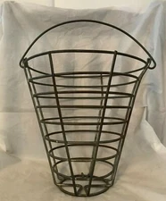  Vintage Heavy Gauge Wire Golf Ball Farmhouse Egg Gathering Handled Basket 10 "