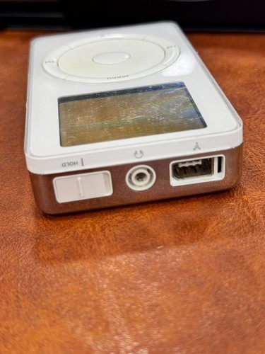 Apple iPod Classic 2a Generazione 20GB Bianco - Perfettamente Funzionante - Foto 4 di 5