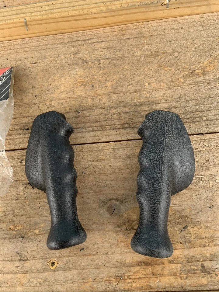 Old School NOS Pyramid Rubber Wing BMX MX Muscle Bike Grips-7/8” X 125mm-Rare - Image 2 of 4