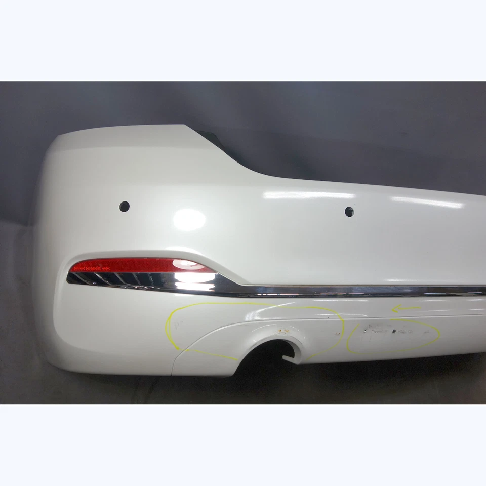 Cubierta de parachoques trasero PDC blanca OEM BMW F36 440i 440iX Gran Coupé 2017-2020 dañada Foto 4 de 4