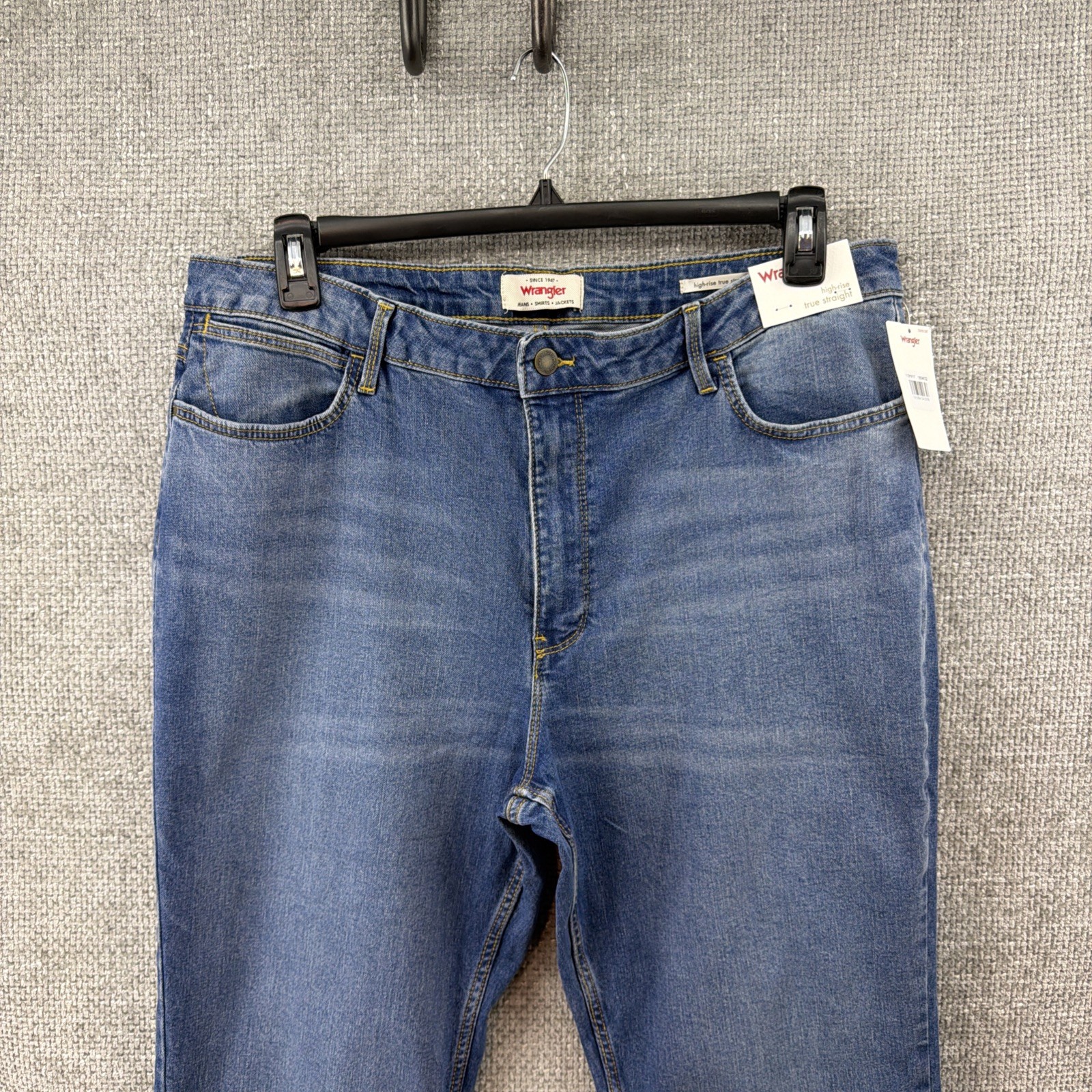 Wrangler True Straight High Rise Denim Jeans Women’s Size 18 x 32 (Fits 18x31)