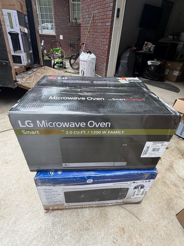 LG Countertop Microwave Smart Inverter 2.0 cu ft 1200W Black MSER2090S