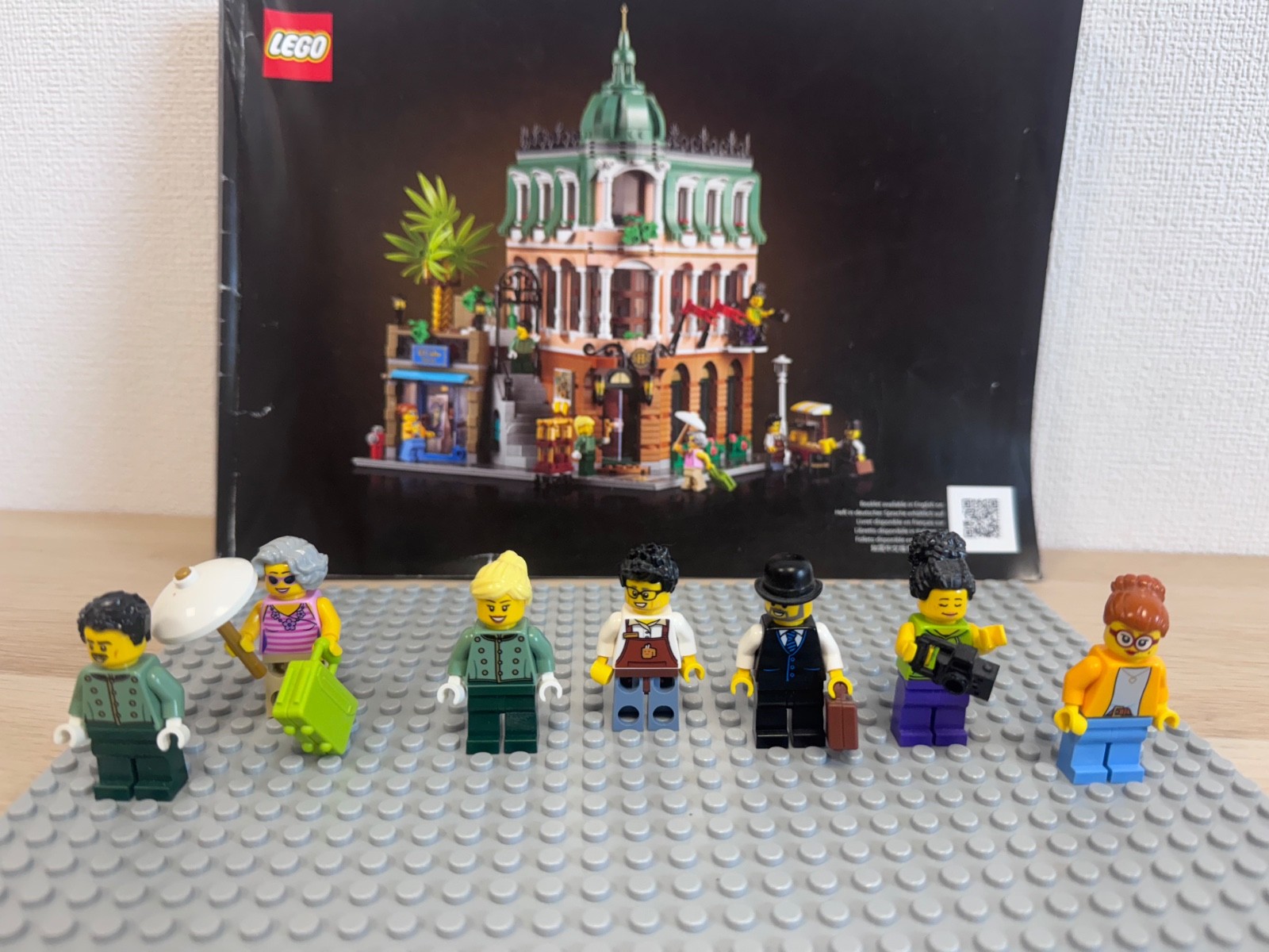 LEGO Icons Boutique Hotel 10297 – Bild 2