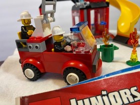 LEGO Juniors City: Fire Emergency (10671) 99% Complete w Manual (2 pc missing)