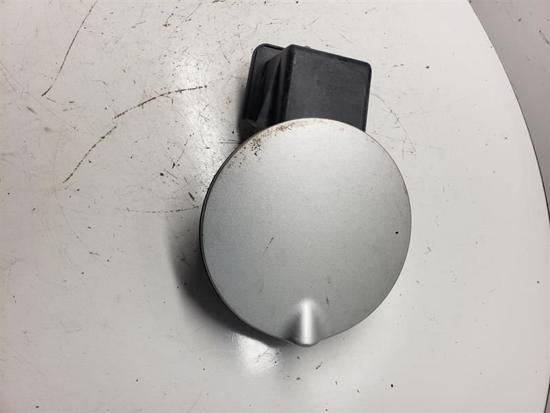 LIBERTY   2005 Fuel Filler Door 1077805