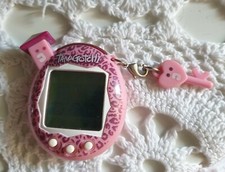 Tamagotchi Connection v5 Familtchi English Pink Leopard Asia 2004 key chain