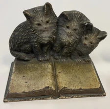 Antique USA Bradley Hubbard Cast Iron Cat Kitten on Book Pair of Bookends