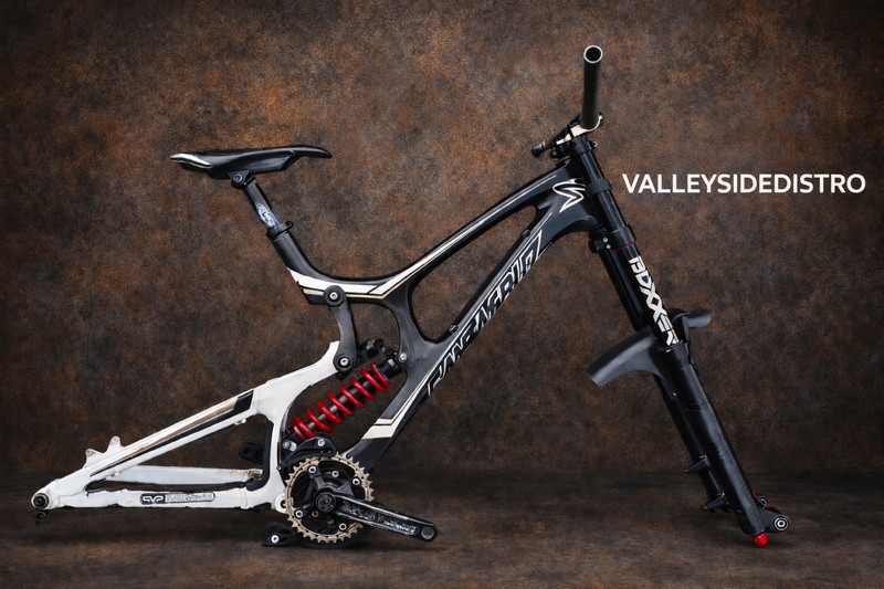 Santa Cruz V.10 Frame [Mark 4] - Carbon  X Alloy - Inc, R/Shox-R/Coil + Headset.