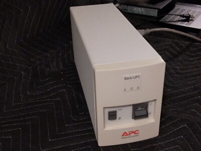 APC Back-UPS 600 American Power Conversion 4 Outlet Uninterruptible Power Supply