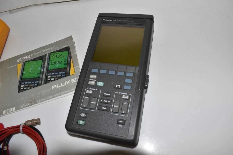FLUKE 93 Industrial Scopemeter 50 MHz 2 channel With Leads - Manual (TJD81) - Image 2 of 4
