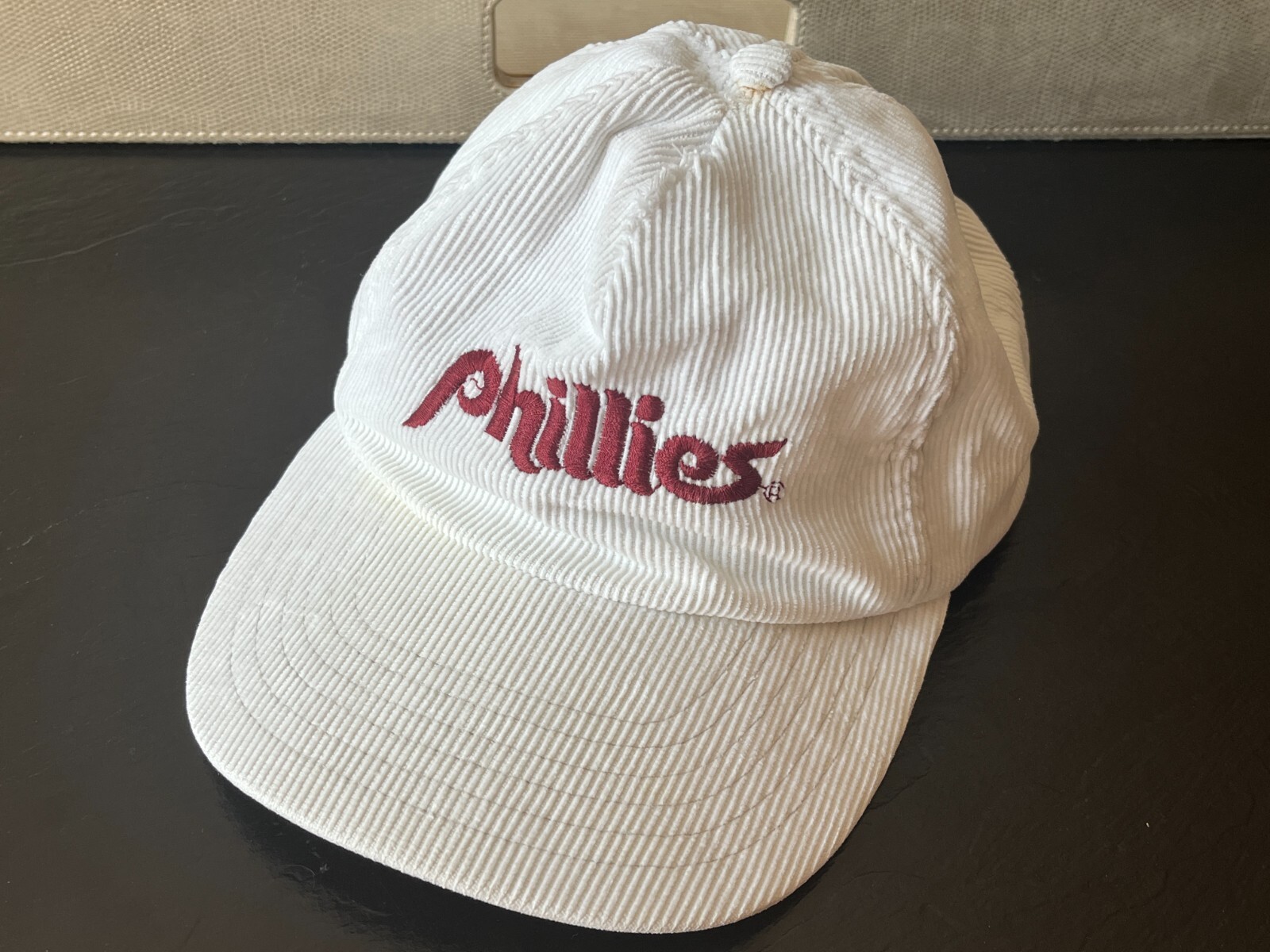 Vintage 1980s PHILADELPHIA PHILLIES White Corduroy Snapback Hat