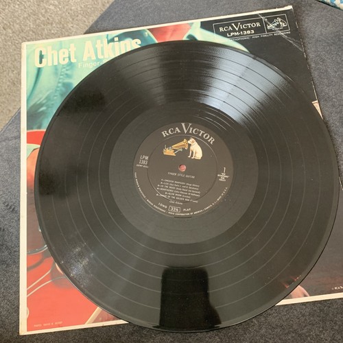 Chet Atkins – Finger Style Guitar Vinyl, LP 1961 RCA Victor – LPM 1383 - Picture 3 of 4