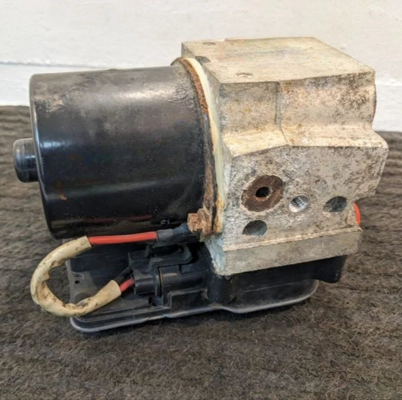 2003 Cadillac Escalade ABS Anti-Lock Brake Pump Active Brake Control Opt JL4 Oem - Image 4 of 4