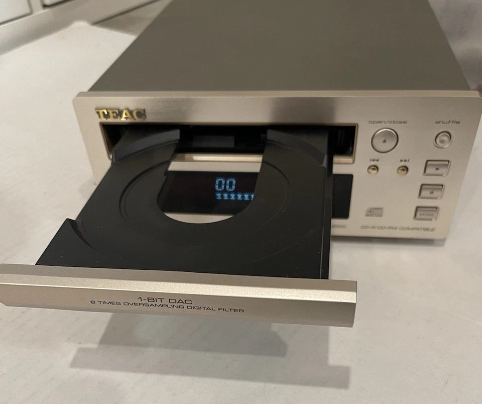 Teac PD H300C CD Player Turns On, CDs Dont Read! - Image 4 of 4