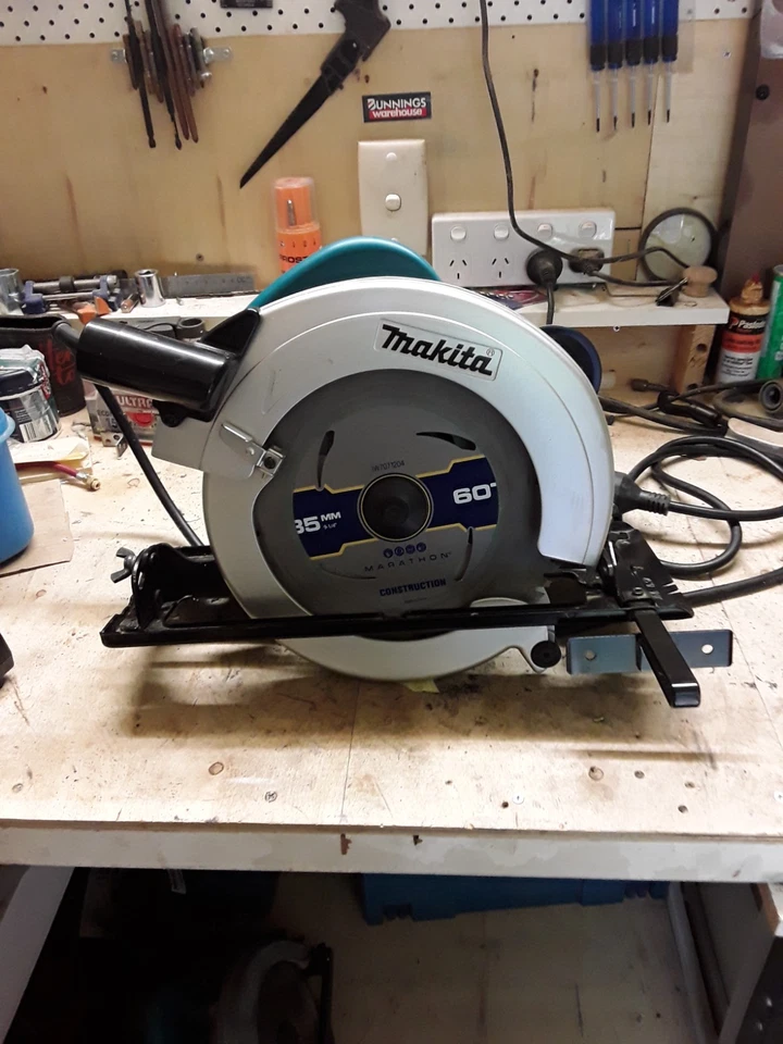 Makita | 2000W | 235mm | Circular Saw | Model: N5900B - image 2 of 4