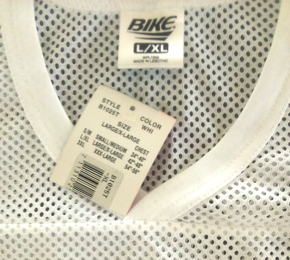 Camiseta deportiva de práctica de malla blanca para bicicleta manga corta L/XL tiene una etiqueta Foto 4 de 4