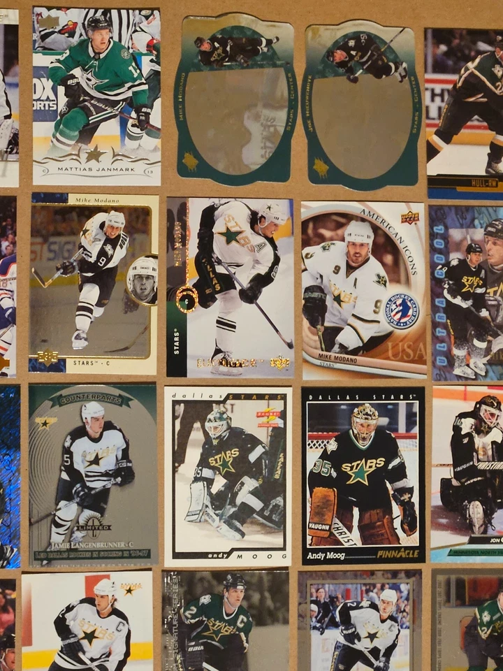 Lot 72 Minnesota/Dallas Stars Hockey Cards No Duplicates Inserts Rookies Modano - Image 3 of 4