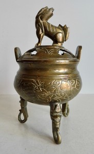 FINE OLD CHINESE BRONZE LIDDED CENSER - SEAL MARK ON BASE - INFO MOST WELCOME