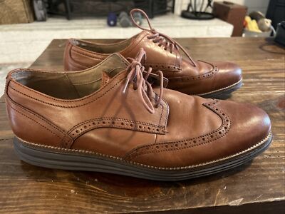 Cole Haan Men display picture 3