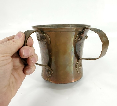 ANTIQUE JUDAICA RITUAL 2 HANDLE COPPER WASHING CUP WITH DOVETAIL JOINTS - Picture 2 of 6