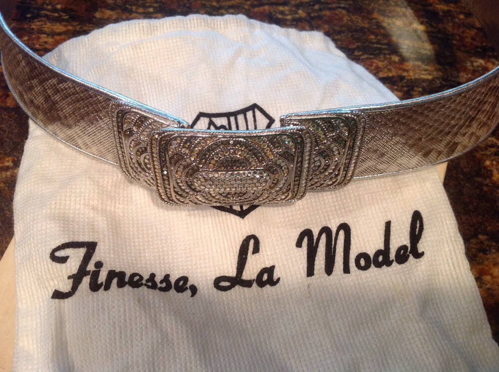REDUCED!VINTAGE FINESSE LA MODEL PYTHON SILVER BE… - image 4