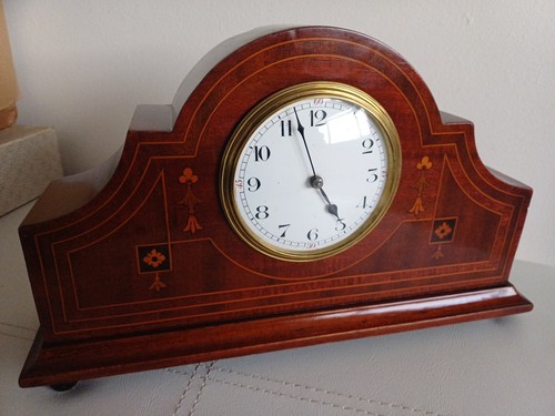 Edwardian Solid Wood Mantel Clock with Inlaid Wood front. Good Working Order. - Picture 8 of 16