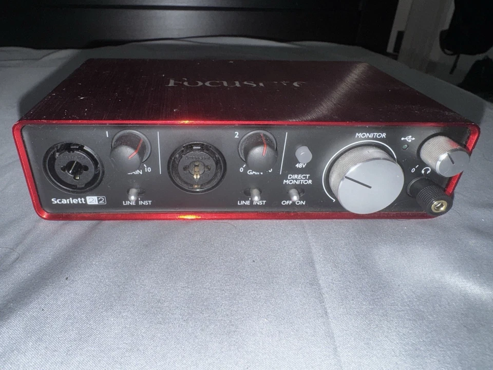 Focusrite Scarlett 2i2 2nd Gen USB Audio Recording Interface Studio Setup - Image 3 of 4